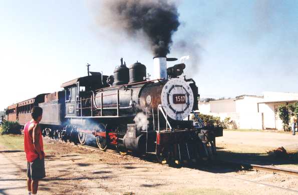 train in station.JPG (27345 bytes)